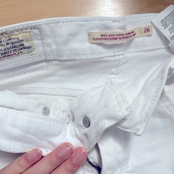 White Levis Skinny Jeans - Picture 3 of 6